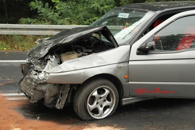 Trzy osoby ranne w wypadku koło Radomicka (zdjęcia, wideo i dźwięk)