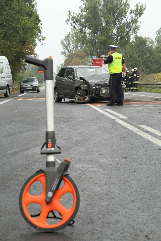 Trzy osoby ranne w wypadku koło Radomicka (zdjęcia, wideo i dźwięk)