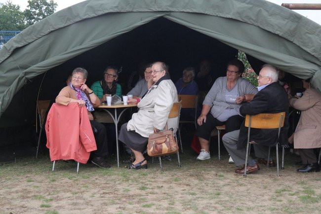 Seniorzy strzelali i rzucali granatami (zdjęcia)