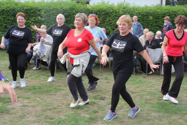 Seniorzy strzelali i rzucali granatami (zdjęcia)