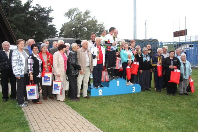 Seniorzy strzelali i rzucali granatami (zdjęcia)