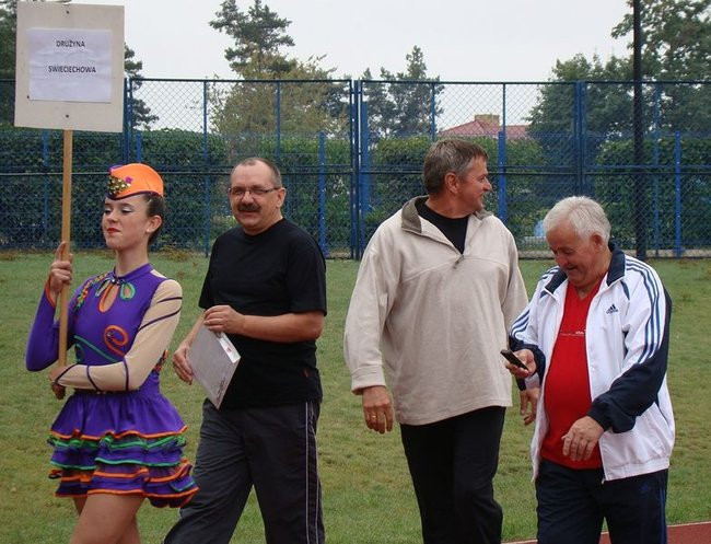 Seniorzy strzelali i rzucali granatami (zdjęcia)