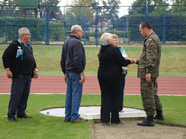 Seniorzy strzelali i rzucali granatami (zdjęcia)