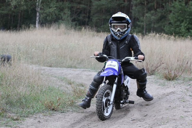 Maluchy na motocrossie (zdjęcia)