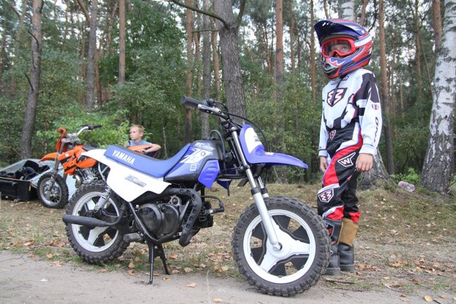 Maluchy na motocrossie (zdjęcia)