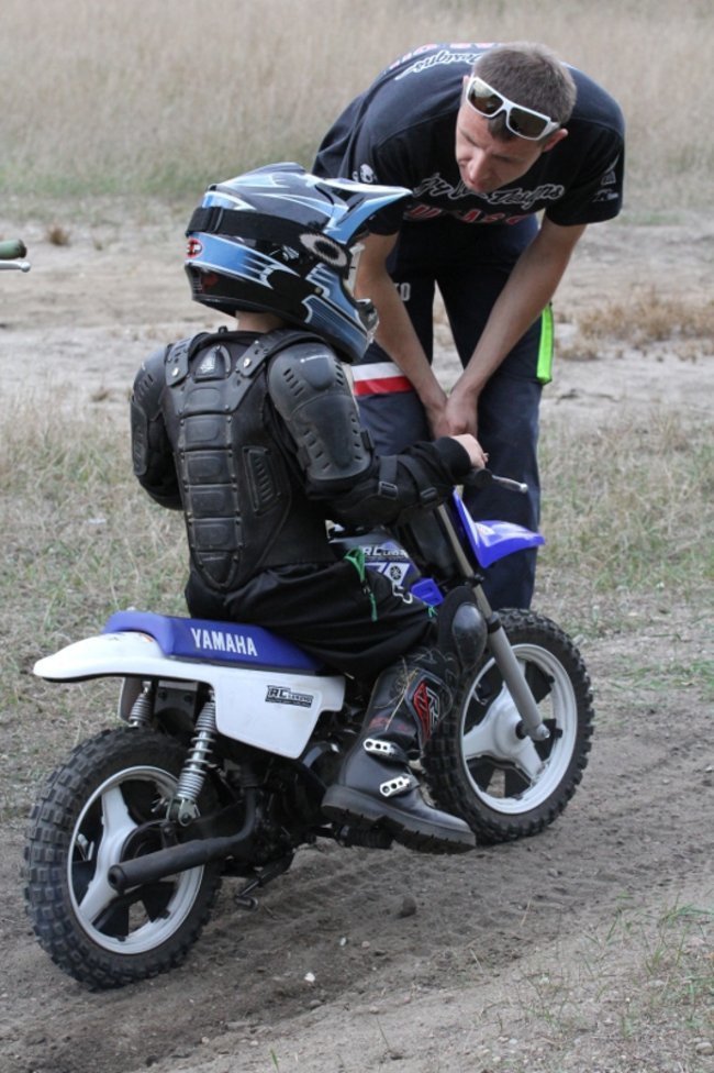 Maluchy na motocrossie (zdjęcia)