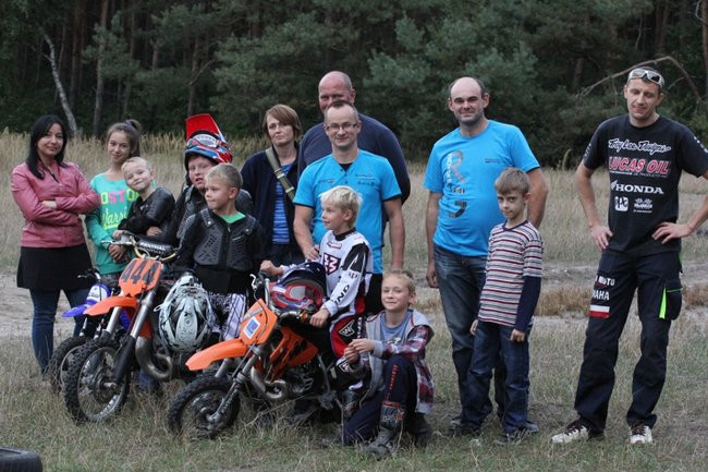 Maluchy na motocrossie (zdjęcia)
