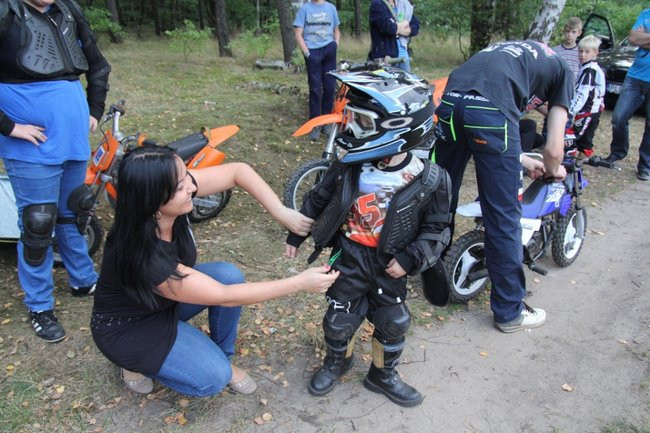 Maluchy na motocrossie (zdjęcia)
