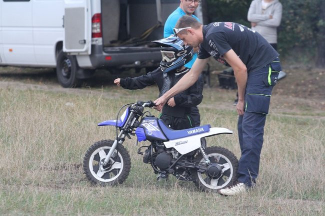Maluchy na motocrossie (zdjęcia)