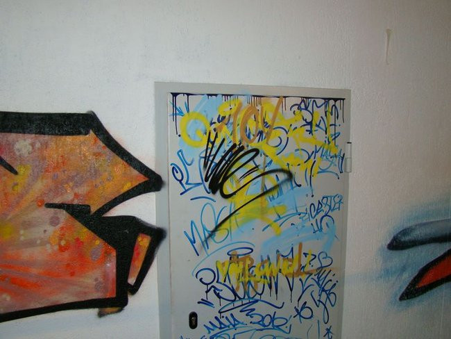 Graficiarze pomalowali przejście podziemne (zdjęcia)