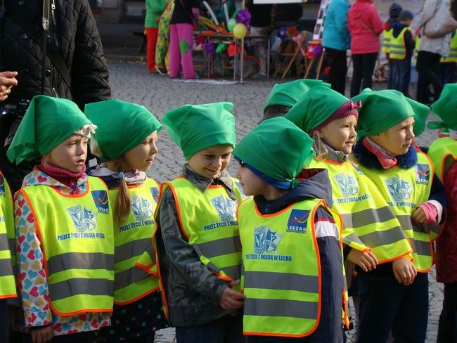 Przedszkolaki opanowały rynek (dużo zdjęć)