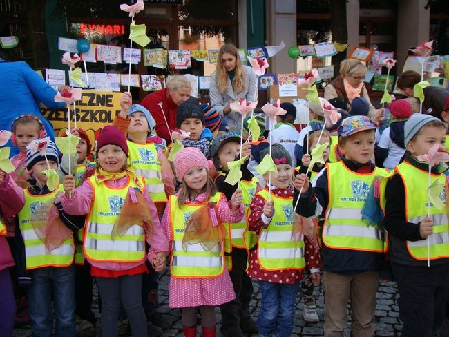 Przedszkolaki opanowały rynek (dużo zdjęć)