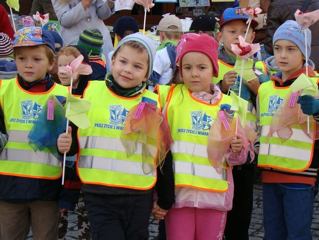 Przedszkolaki opanowały rynek (dużo zdjęć)