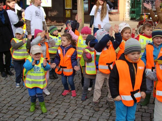 Przedszkolaki opanowały rynek (dużo zdjęć)