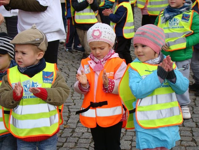 Przedszkolaki opanowały rynek (dużo zdjęć)