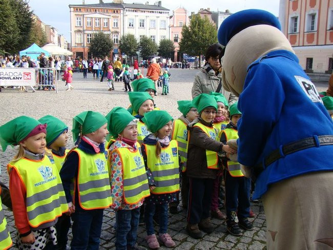 Przedszkolaki opanowały rynek (dużo zdjęć)