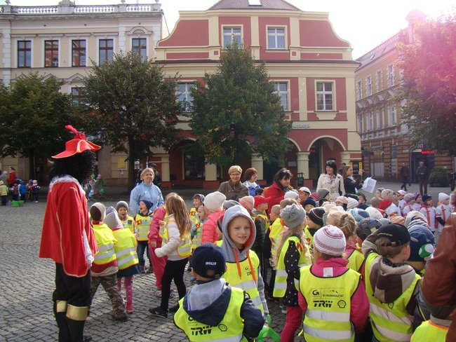 Przedszkolaki opanowały rynek (dużo zdjęć)