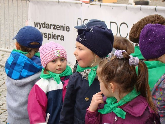 Przedszkolaki opanowały rynek (dużo zdjęć)