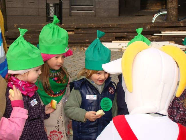 Przedszkolaki opanowały rynek (dużo zdjęć)