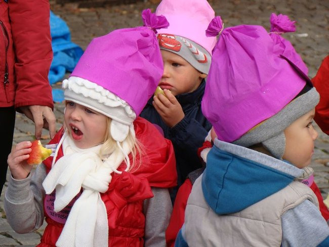 Przedszkolaki opanowały rynek (dużo zdjęć)