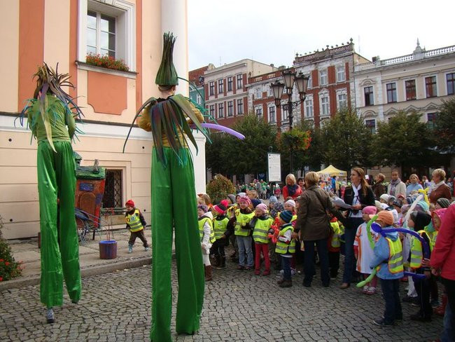 Przedszkolaki opanowały rynek (dużo zdjęć)