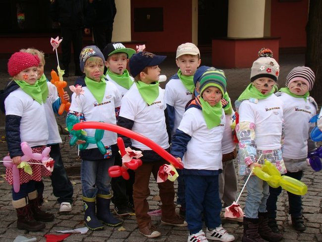 Przedszkolaki opanowały rynek (dużo zdjęć)