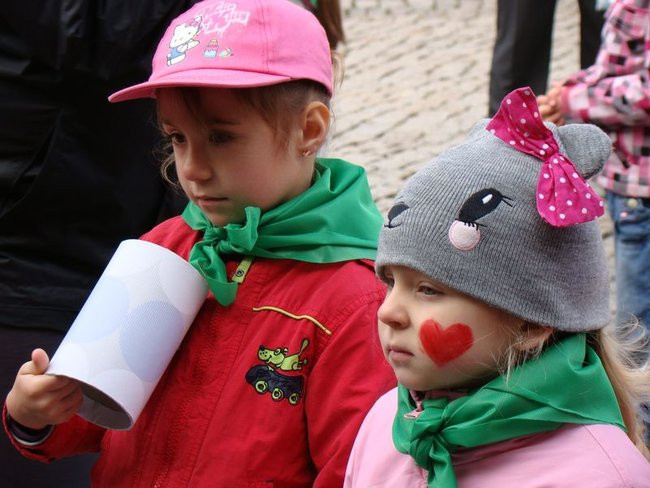 Przedszkolaki opanowały rynek (dużo zdjęć)