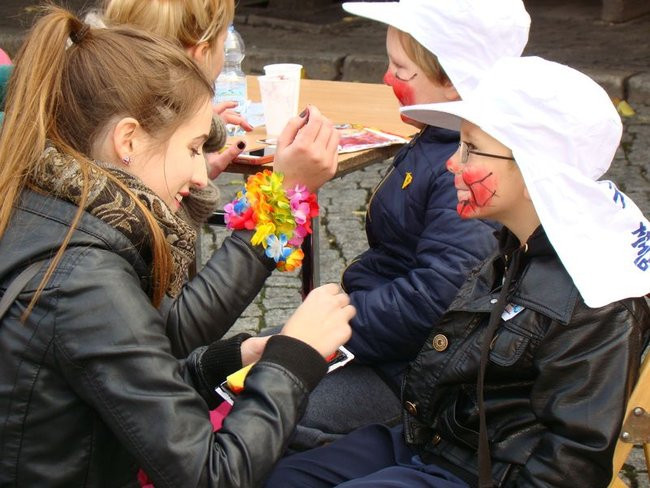 Przedszkolaki opanowały rynek (dużo zdjęć)