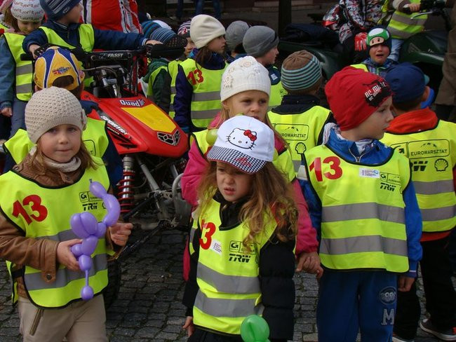 Przedszkolaki opanowały rynek (dużo zdjęć)