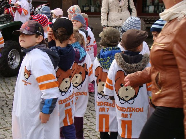 Przedszkolaki opanowały rynek (dużo zdjęć)