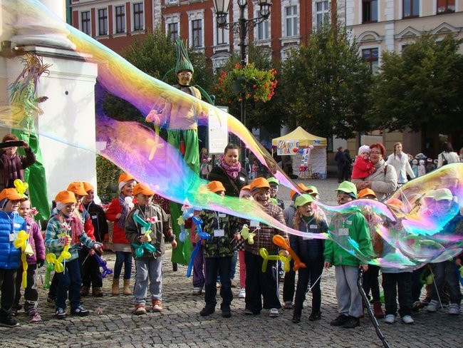 Przedszkolaki opanowały rynek (dużo zdjęć)