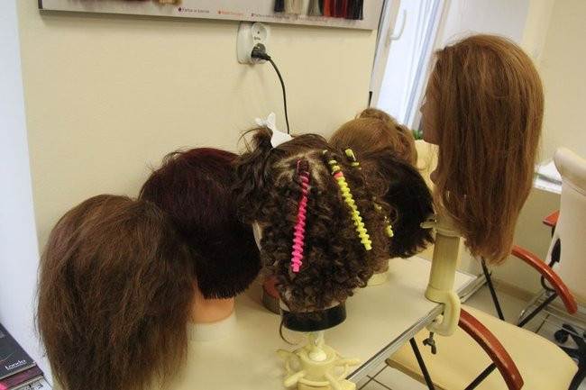 Oddają włosy dla chorych na raka (zdjęcia)