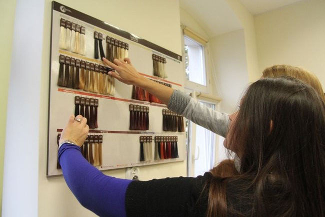 Oddają włosy dla chorych na raka (zdjęcia)