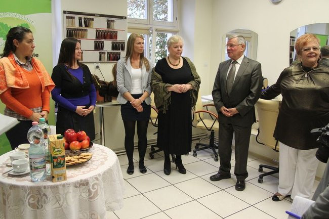 Oddają włosy dla chorych na raka (zdjęcia)