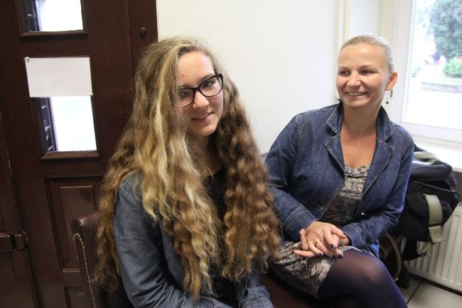 Oddają włosy dla chorych na raka (zdjęcia)