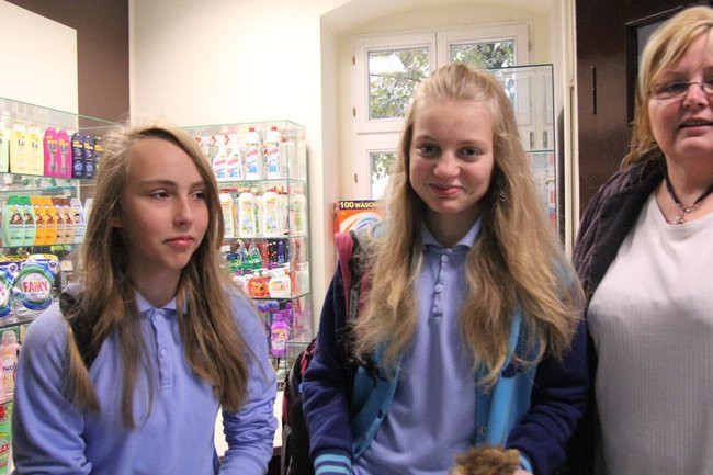 Oddają włosy dla chorych na raka (zdjęcia)