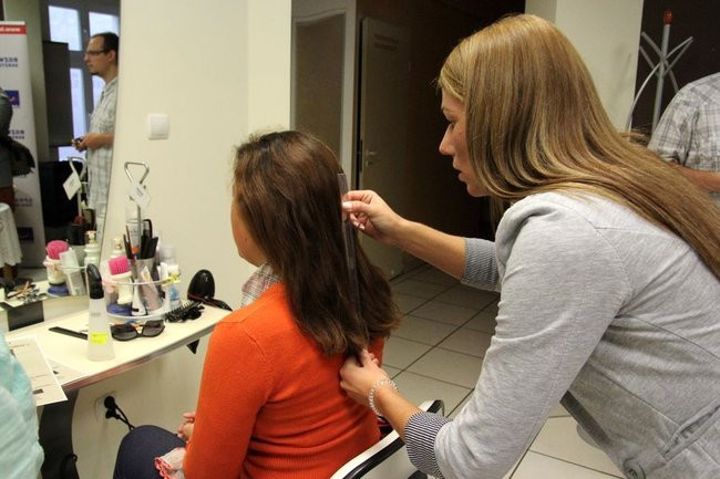 Oddają włosy dla chorych na raka (zdjęcia)