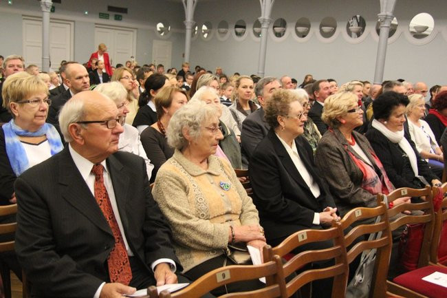 Szkoła Podstawowa nr 10 ma 45 lat (zdjęcia)