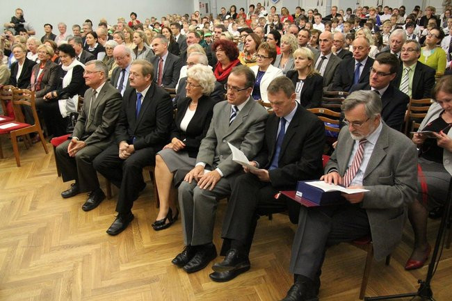 Szkoła Podstawowa nr 10 ma 45 lat (zdjęcia)