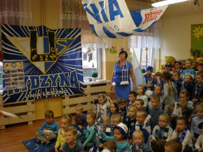 Żużlowiec u przedszkolaków (zdjęcia)