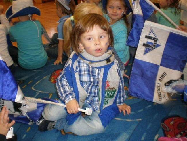 Żużlowiec u przedszkolaków (zdjęcia)