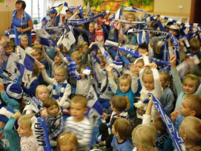 Żużlowiec u przedszkolaków (zdjęcia)