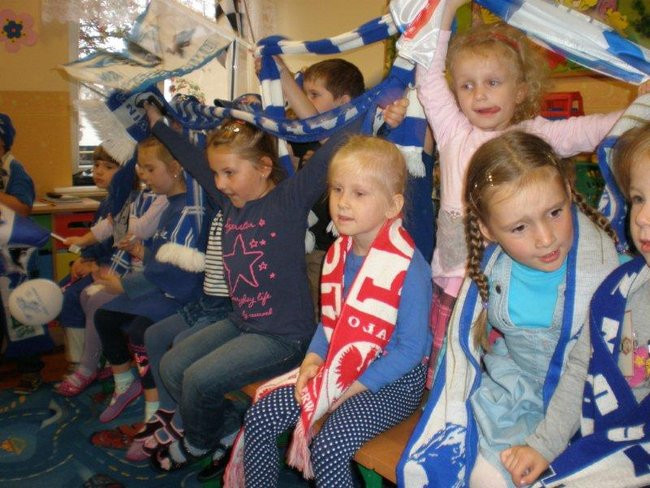 Żużlowiec u przedszkolaków (zdjęcia)