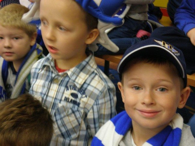 Żużlowiec u przedszkolaków (zdjęcia)