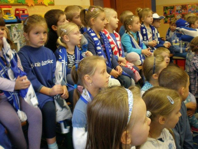 Żużlowiec u przedszkolaków (zdjęcia)