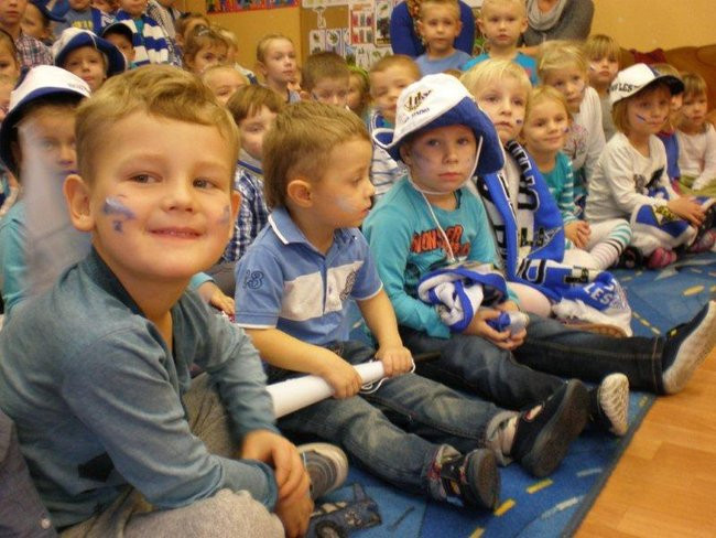 Żużlowiec u przedszkolaków (zdjęcia)