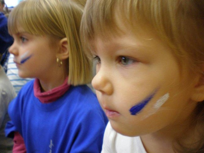 Żużlowiec u przedszkolaków (zdjęcia)