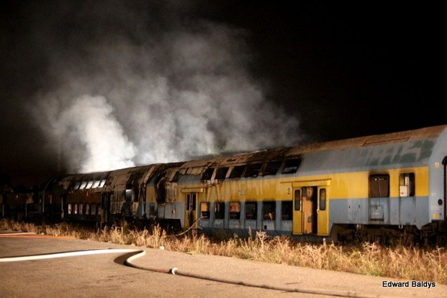 Płonęły wagony na leszczyńskim dworcu (zdjęcia)