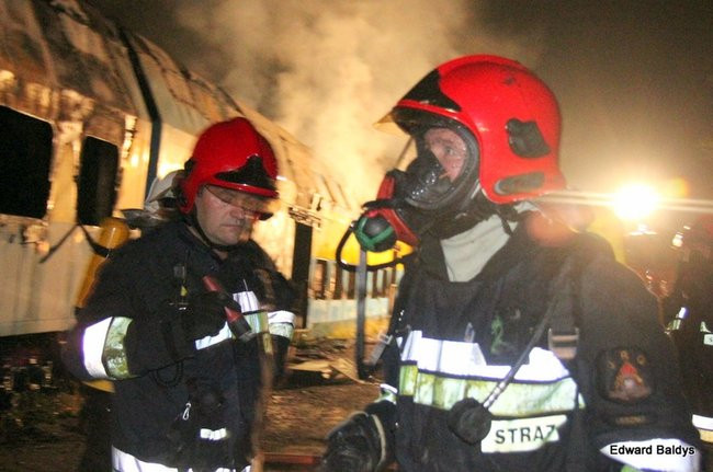 Płonęły wagony na leszczyńskim dworcu (zdjęcia)