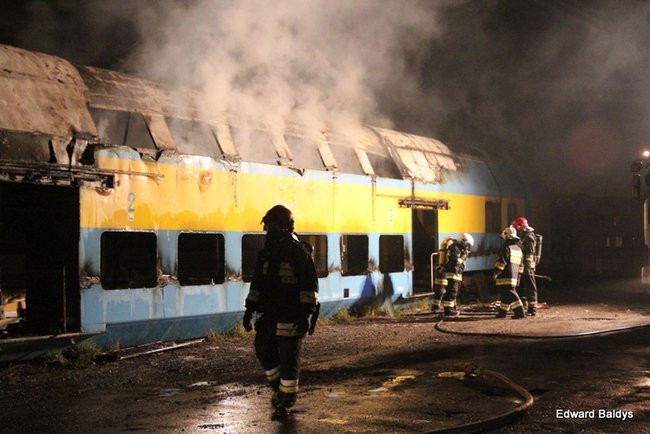 Płonęły wagony na leszczyńskim dworcu (zdjęcia)